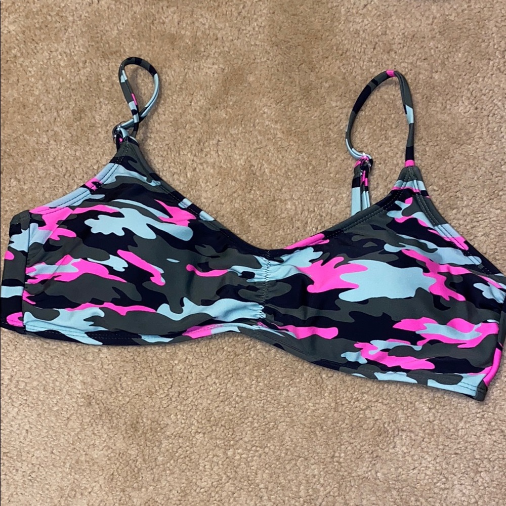 NWOT!! Camo Print Women's Swim top